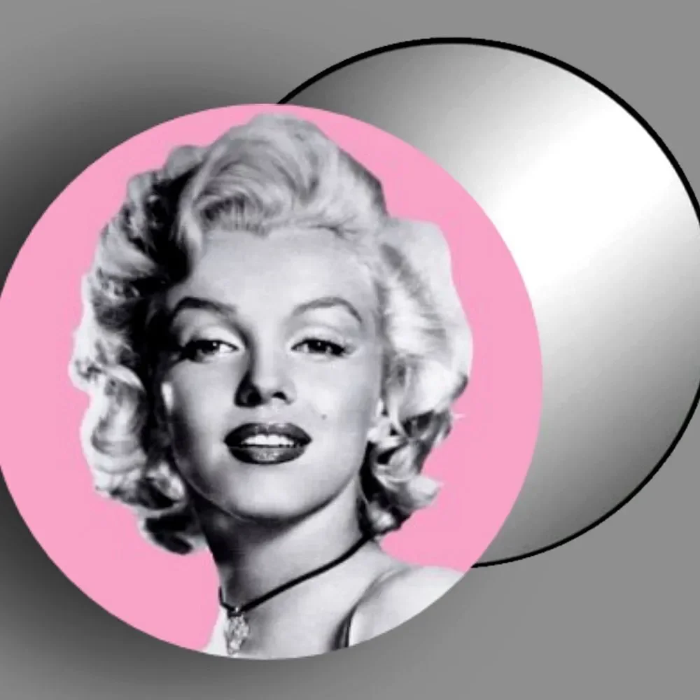 Marilyn Monroe Mirror Pink Makeup Accessories - Picture 1 of 1